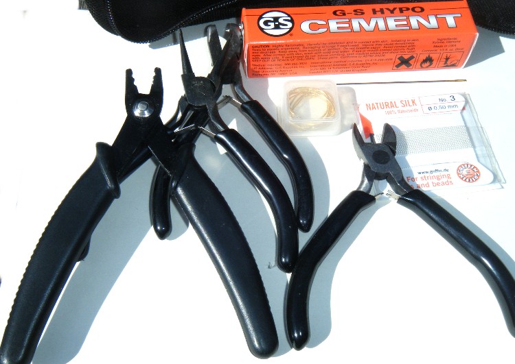 Everything You Need For a Necklace Kit