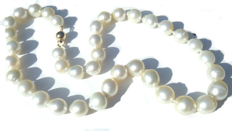 South Sea Pearls Necklaces